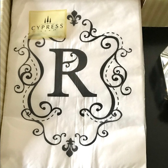 NWT Monogram “R” Wine Topper & Napkins Gift Set - Picture 3 of 4